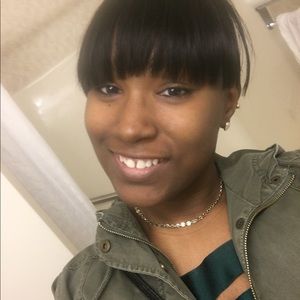 Meet your Posher, Daisha